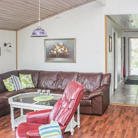 3 Bedroom Lovely In * Maloy